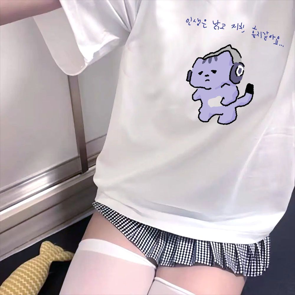 T-shirt con stampa di testo 'L - Korean Women Lifestyle recensione e prezzo